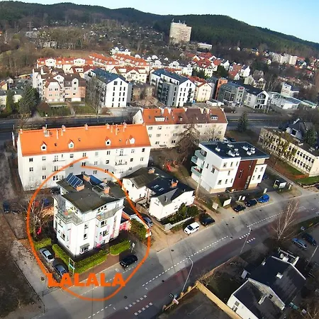 Lalala Arthotel & Wine Bar