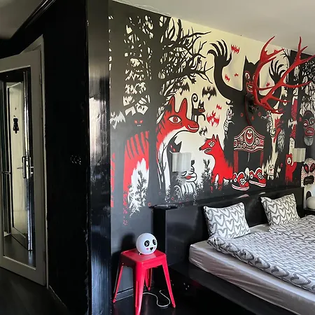 Lalala Arthotel & Wine Bar