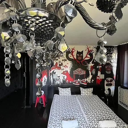 Lalala Arthotel & Wine Bar