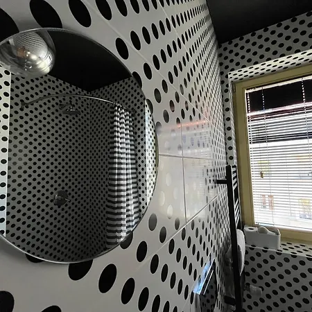 Lalala Arthotel & Wine Bar *